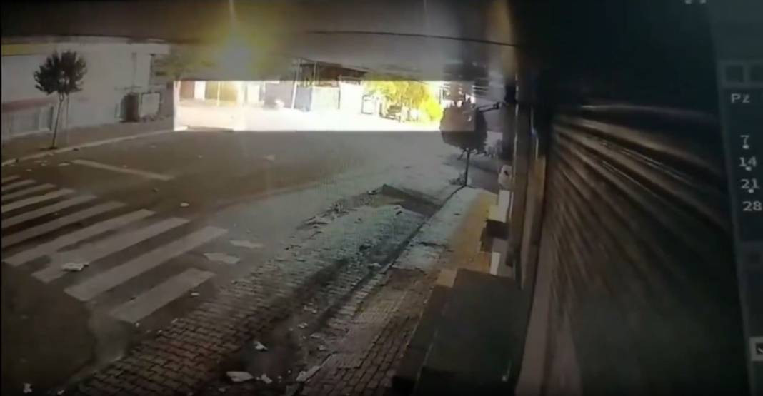 İstanbul’un 5 ilçesinde ‘Mahzen-33’ operasyonu: 16 gözaltı - Resim: 16